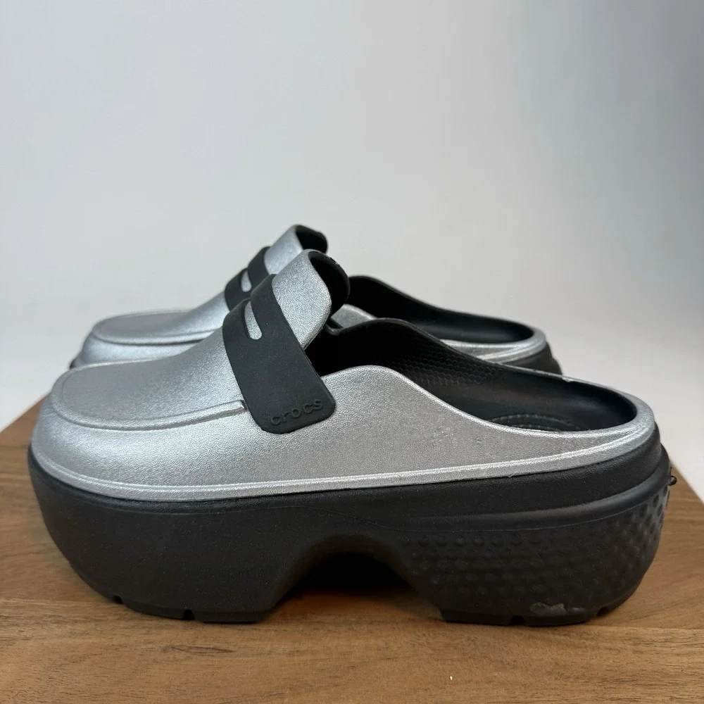 NWT New Crocs Stomp Metallic Silver Comfort Platform Penny Loafers Size 9‎ M